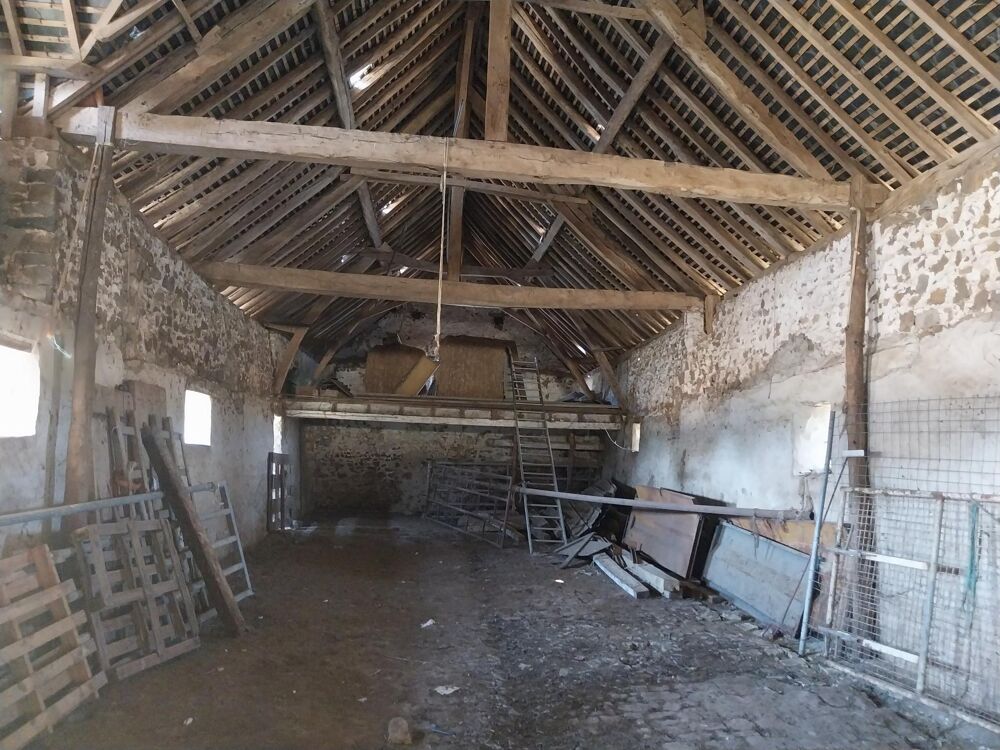 Vente Maison BEAUX VOLUMES ANCIEN CORPS DE FERME A RENOVE Thorigne-en-charnie