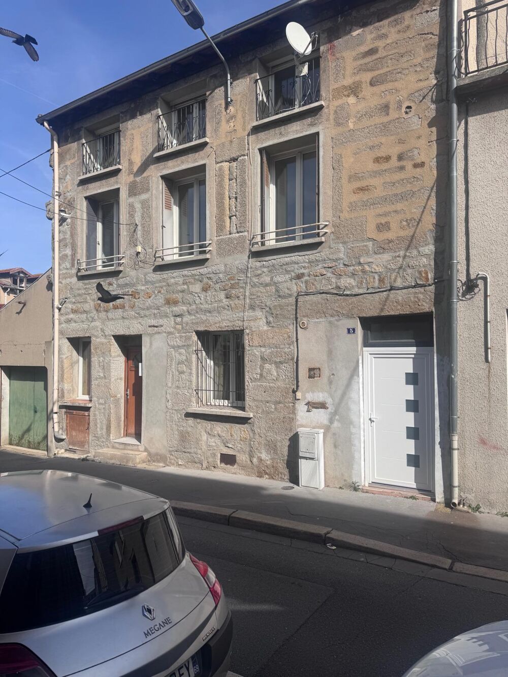 Idéal investisseur ou grande famille  Double logement possible  130 m²  42000 Saint-Étienne