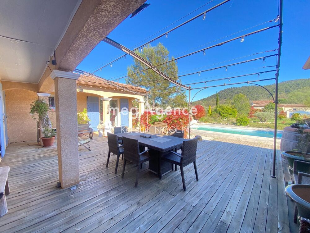 Superbe villa à Néoules, proche du village.