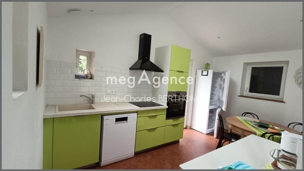 Situé dans un endroit préservé, maison de 152m2 habitable.