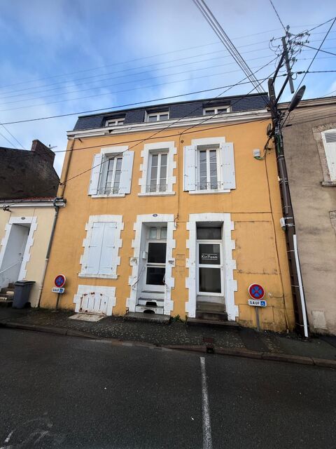   MURS COMMERCIAUX DE 300M2 AVEC PARKING PRIVE 