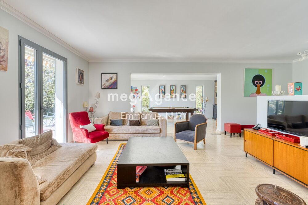 Maison spacieuse de 230 m² avec 5 chambres & piscine