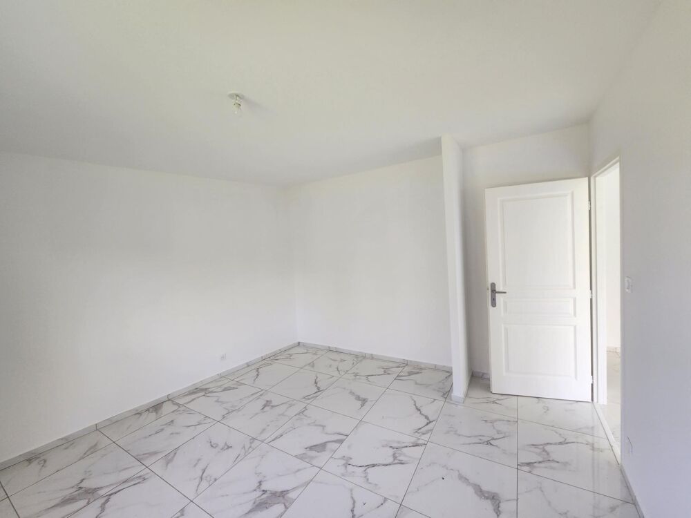 Maison neuve de 90 m² à Gauriaguet (33240) 