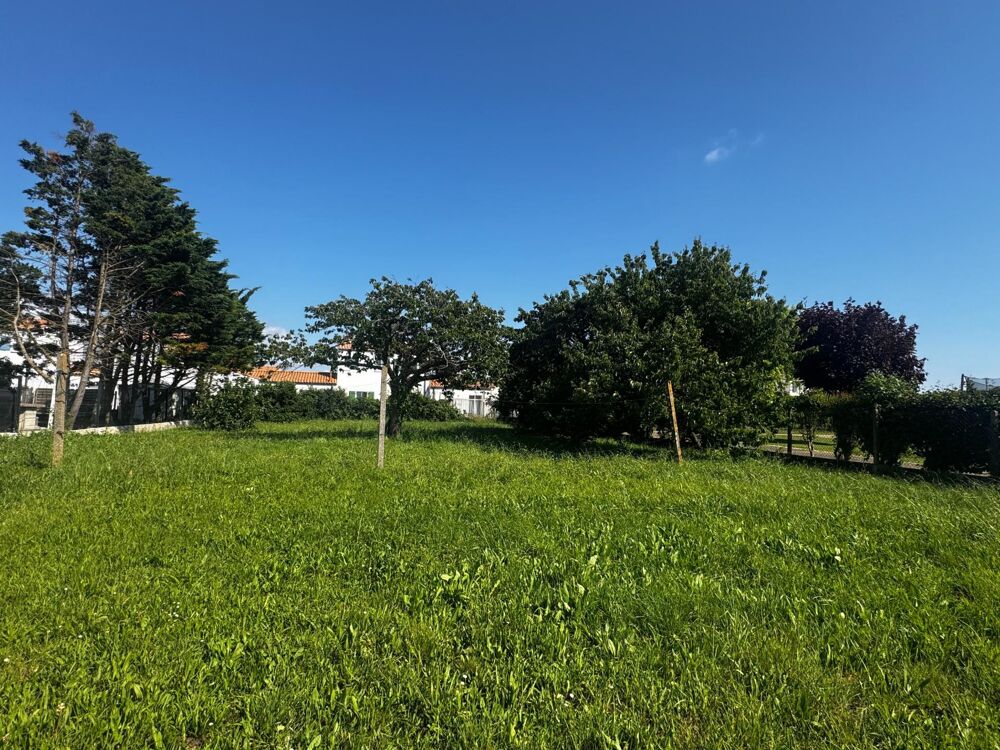 MARENNES, Maison à rafraichir de 110 m² sur 1242 m² de Terrain