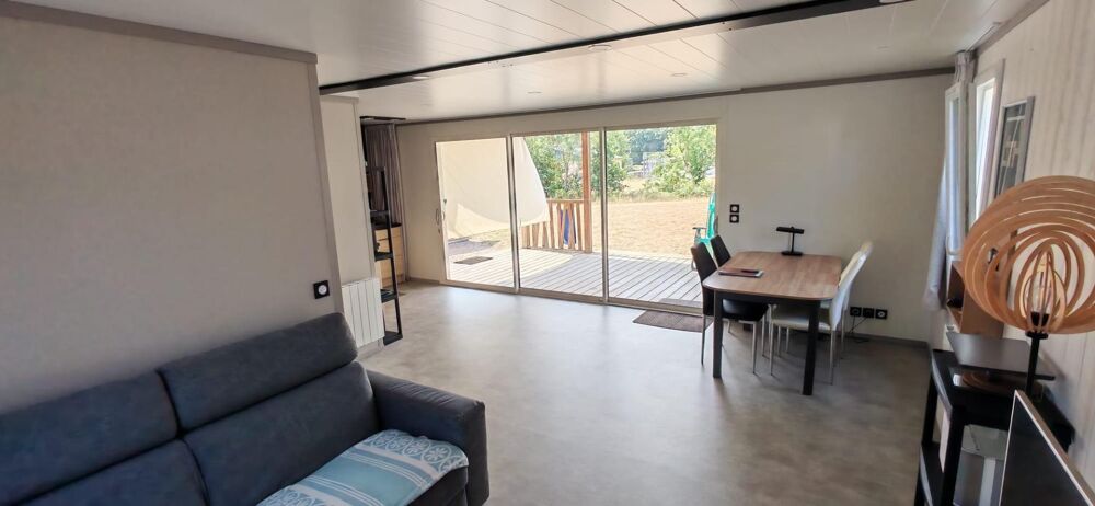 MAISON HABITABLE DE SUITE DANS UN PARC RESIDENTIEL DE LOIRSIR AU CALME