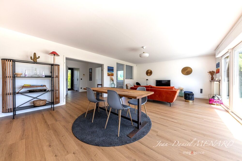 MAISON 8 PIÈCES DE 230 M2 HABITABLES - TERRAIN 1250 M2
