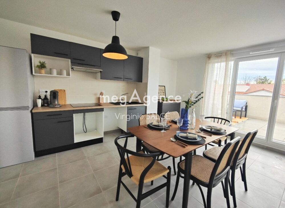 Vente Appartement CASTELGINEST - DERNIER ETAGE - APPARTEMENT T5 DE 109M TERRASSE ET 3 PLACES DE PARKING Castelginest