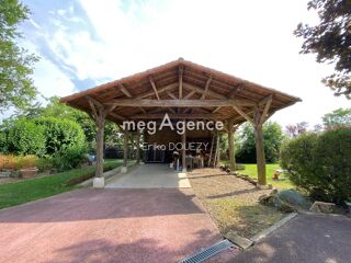  Maison � vendre 9 pi�ces 245 m�