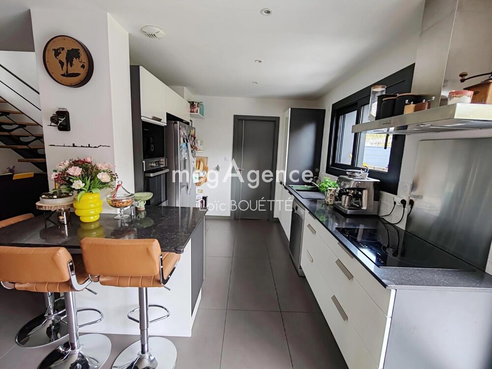 Vente Maison CHATEAUGIRON, SPACIEUSE MAISON CONTEMPORAINE Chateaugiron
