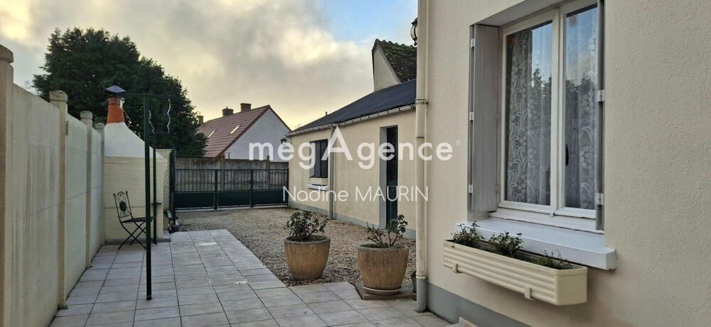 Mur de Sologne Maison de ville de 182 m² avec garage