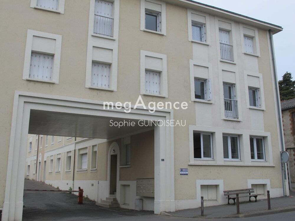 Vente Appartement T2 centre-ville Cholet, place de parking et cave. Cholet