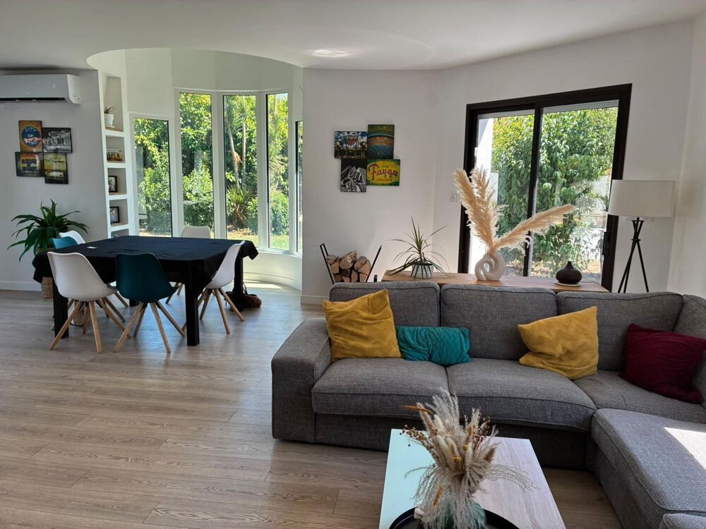 Toulouse , villa de charme contemporaine de 173m² sur une parcelle de 1000m² avec piscine .