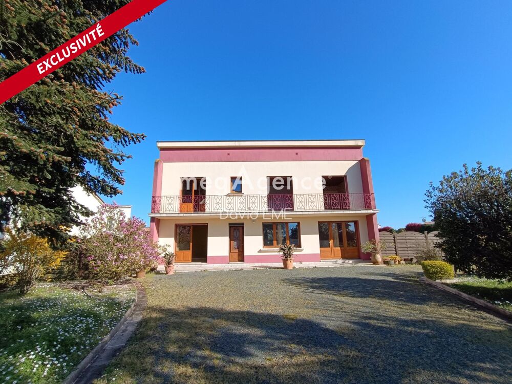 9 Pièces, 172 m2, 6 chambres, BEAULIEU-SOUS-LA-ROCHE