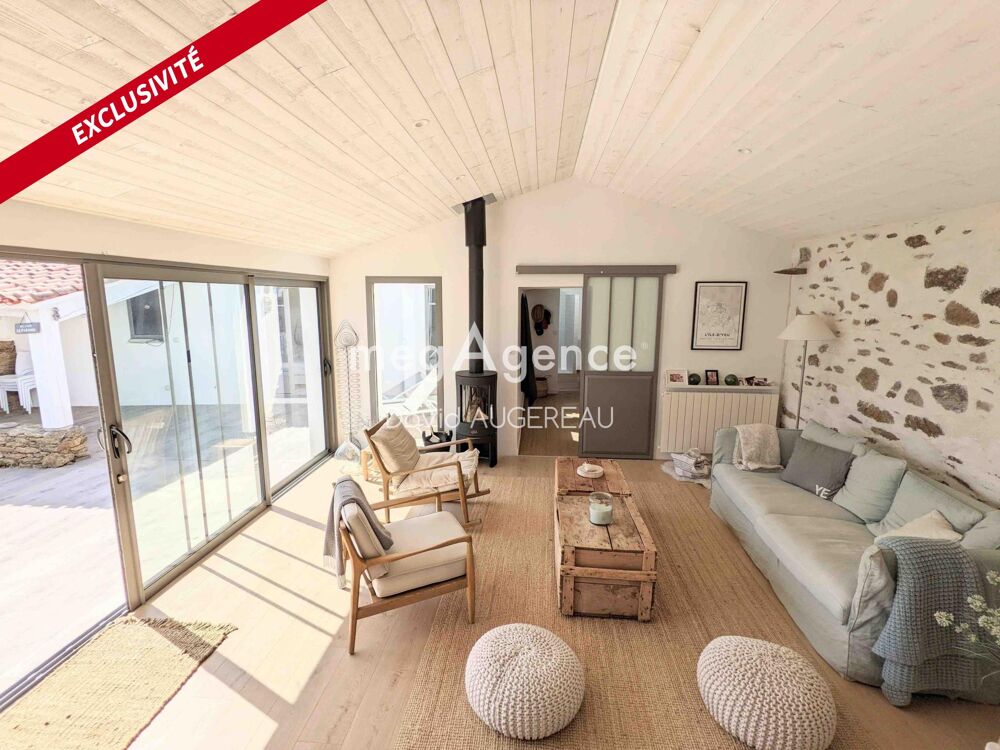 Vente Maison Charme et authenticité pour cette maison entièrement rénovée dans le village de Ker Pierre Borny. L' ile-d'yeu