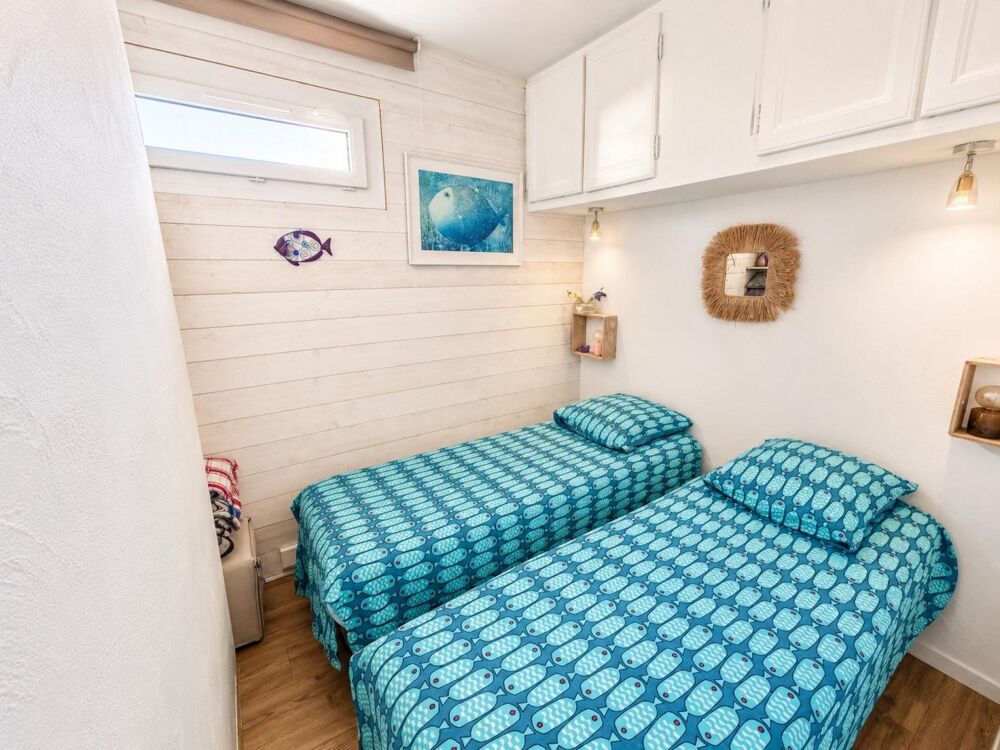 Vente Appartement À VENDRE – PORT-FRÉJUS – 35 m² – À 350 M DE LA PLAGE – CAVE – PARKING Frejus
