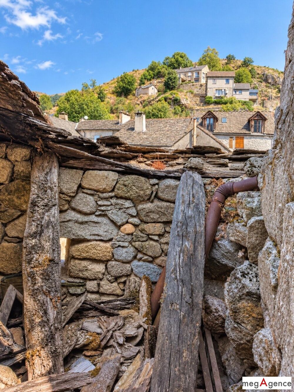 Vente Maison Pont de Montvert – Ruine en pierre avec terrain de 44 m², fort potentiel de rénovation Pont de montvert - sud mont lozere