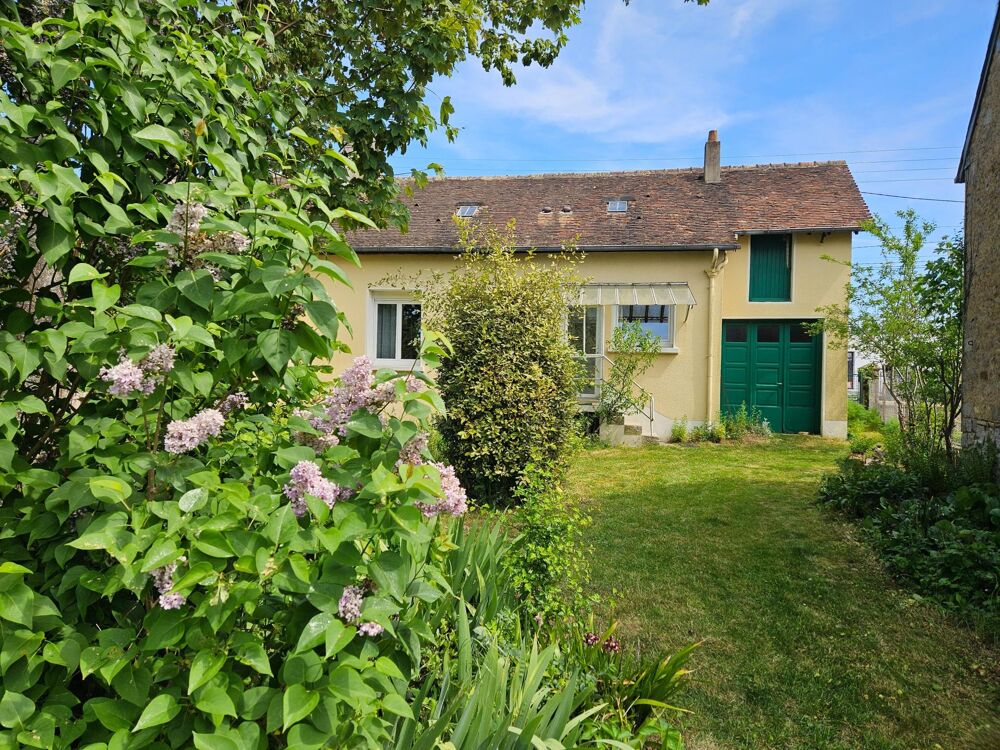 Maison de ville de plain-pied 62m² + garage , grand hangar terrain 1300m²