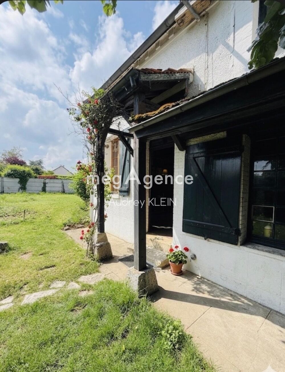 Coup de coeur à Gron : 5 chambres, beaux volumes et jardin spacieux- La totalité du terrain est constructible.