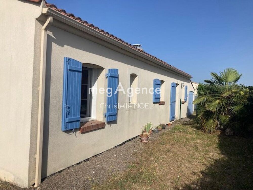 Vente Maison Maison de plain pied,avec 3 chambres,à seulement 6 Kms des plages Angles