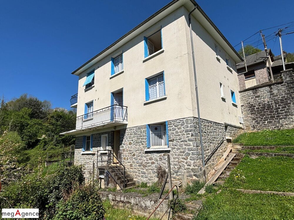 Vente Maison Maison en position dominante comprenant 3 logements indépendants avec garage et jardin Tulle