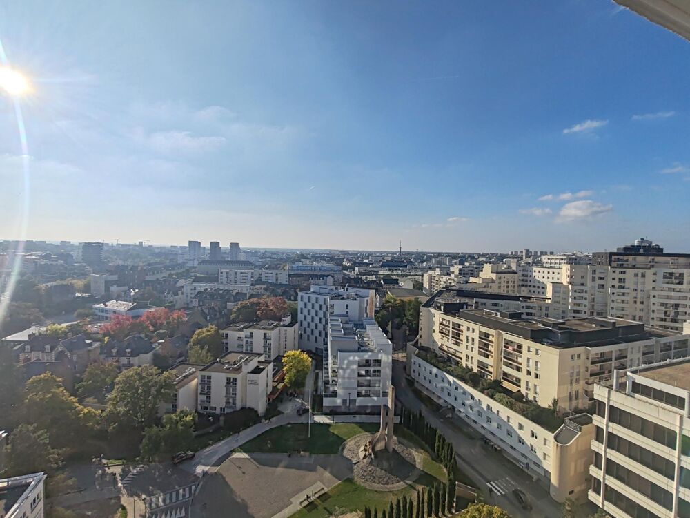 Vente Appartement DERNIER ETAGE, VUE DEGAGEE, CAVE ET GARAGE Rennes