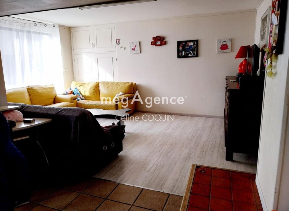 Vente Maison Immeuble de rapport entièrement loué – 3 logements – Revenus immédiats et sécurisés Champagnolles