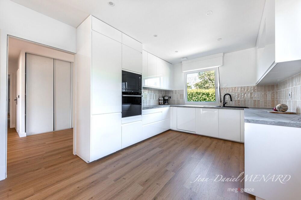 MAISON 8 PIÈCES DE 230 M2 HABITABLES - TERRAIN 1250 M2