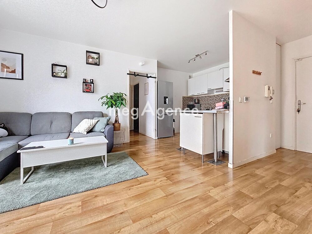 APPARTEMENT DEUX CHAMRES, PARKING ET CAVE