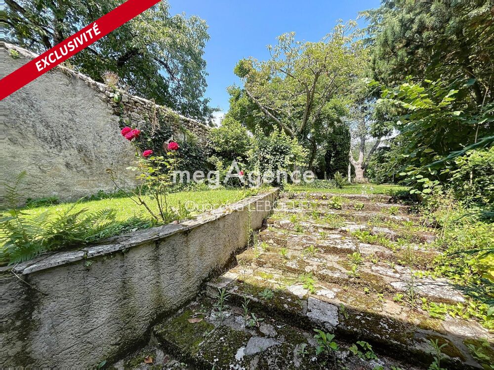 Vente Maison Maison de caractère à Jambville : 160 m² à valoriser et 775 m² de terrain Jambville