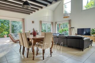  Maison à vendre 7 pièces 233 m²