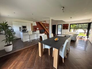  Maison  vendre 6 pices 160 m