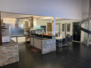  Maison � vendre 4 pi�ces 165 m�