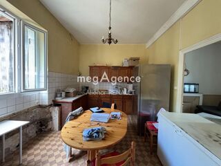 Vente Immeuble Immeuble de rapport 200m² avec local commercial et appartement – Centre-ville du Bugue Le bugue