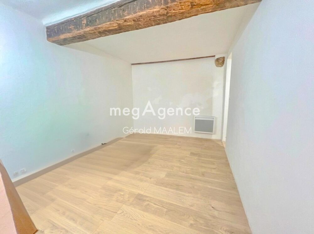 Vente Appartement Studio de 27m2 avec grande cave à Fréjus Frejus