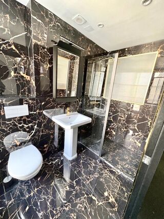  Appartement à vendre 6 pièces 175 m²