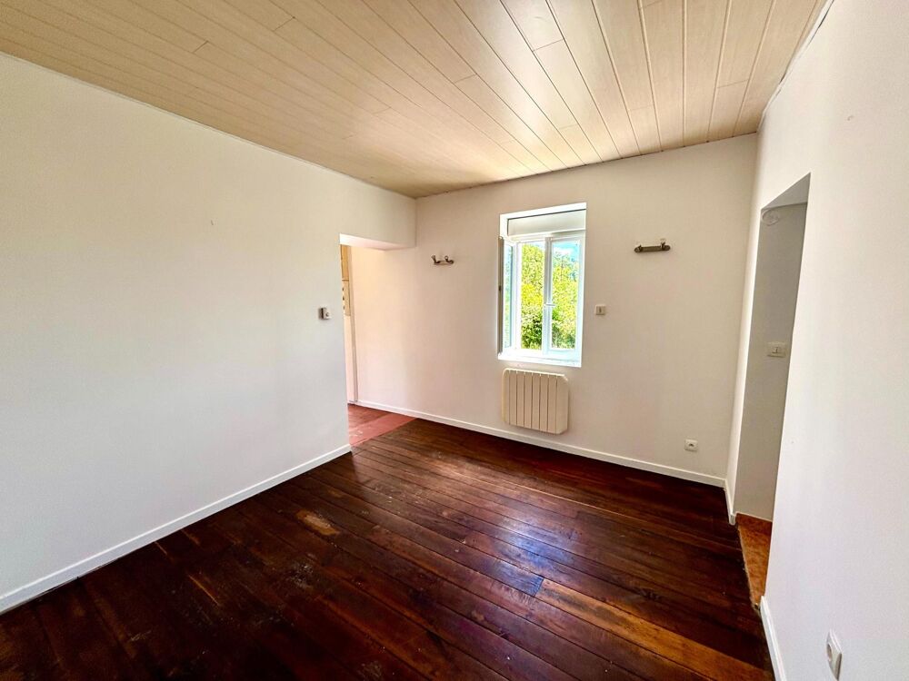Vente Maison Maison de garde-barrière T3 avec jardin - Ussac Ussac
