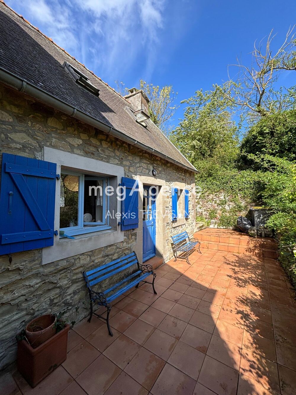 Maisonnette en pierres à 100m de la Baie du Bizien, à Pouldouran