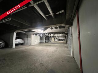  Parking / Garage  vendre 