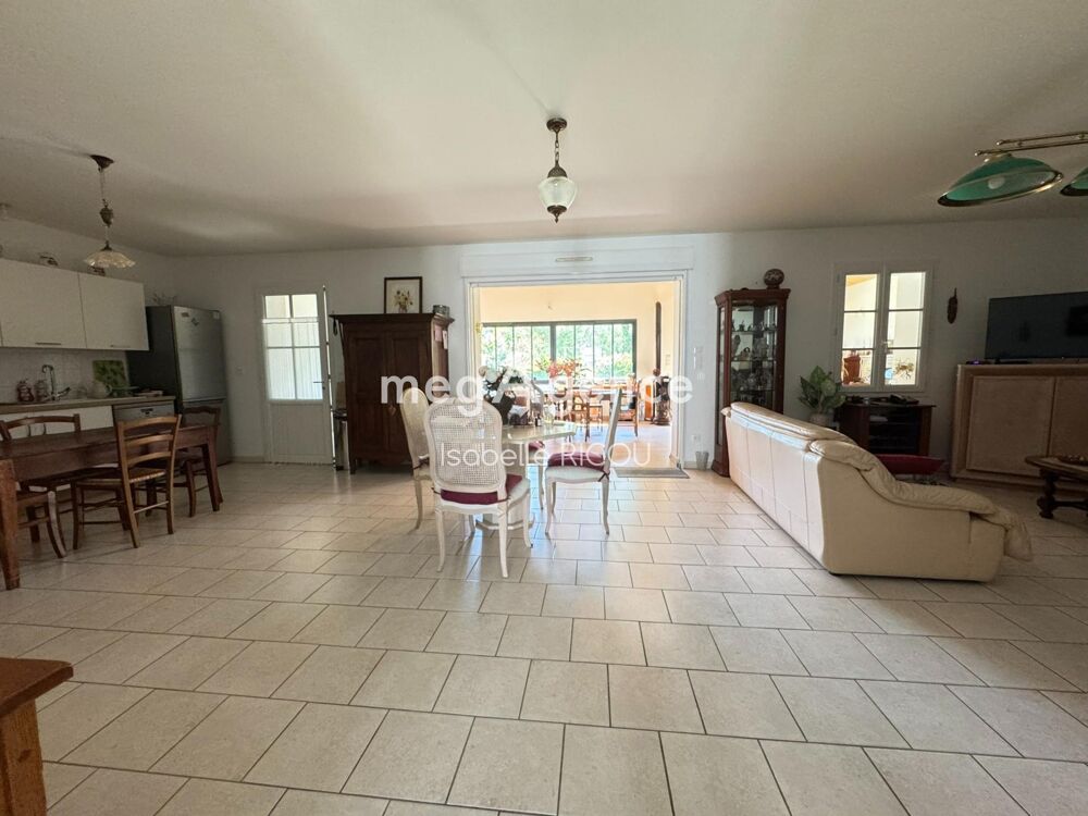 DOLUS D'OLERON (17550) SPACIEUSE MAISON FAMILIALE de 145 m² + GARAGE + 3 STATIONNEMENTS  et POSSIBILITÉ DE TERRAIN ADDITIONNEL