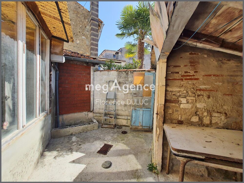 Vente Maison MAISON AVEC PATIO ET PETIT GARAGE EN CENTRE VILLE Saint-jean-d'angely
