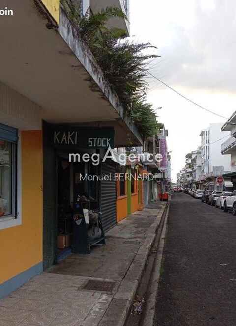 Fonds de commerce sp&eacute;cialis&eacute; Kaki et s&eacute;curit&eacute; - 34m&sup2; env - Centre Pointe &agrave; pitre 112950 97110 Pointe-a-pitre