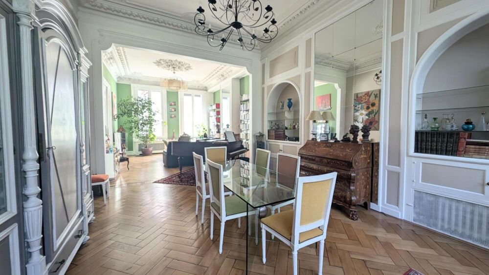 Maison centre ville avec cachet, très bon état technique, 6 chambres + T2 indépendant, jardin, garage