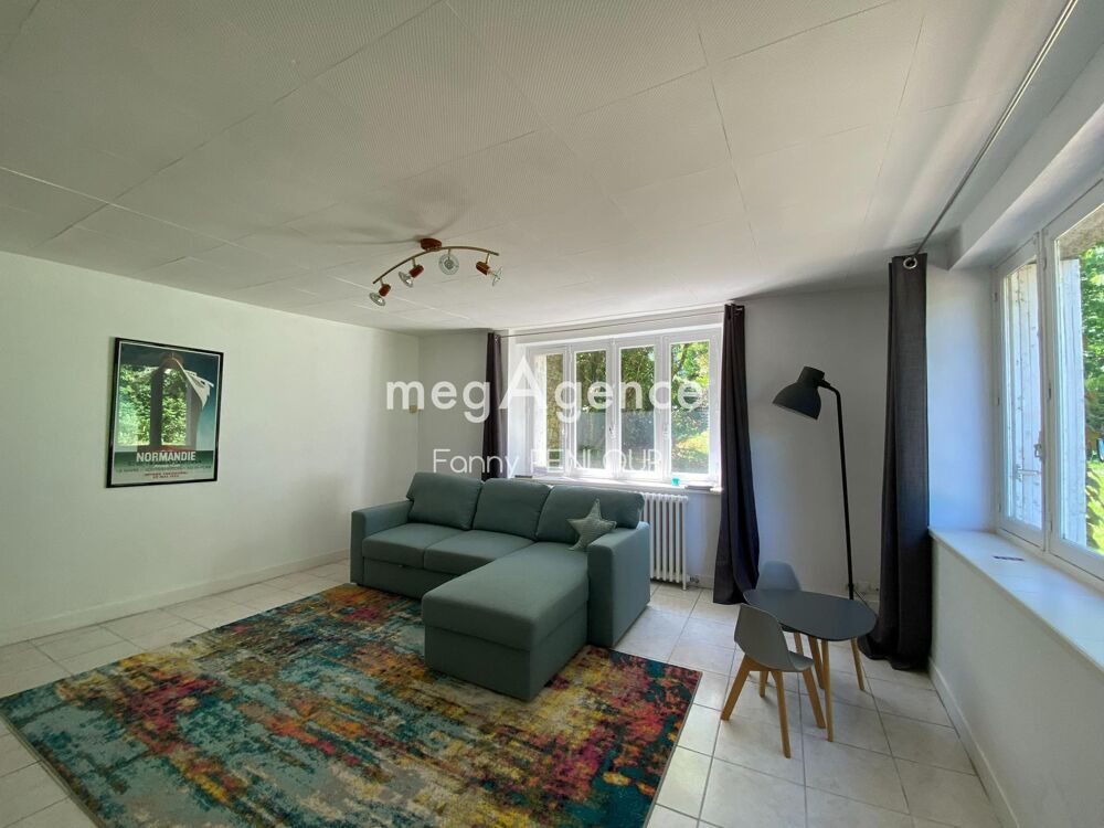 SAINT-JAMES CENTRE : Maison en pierre 2 chambres avec jardin clos et petit garage