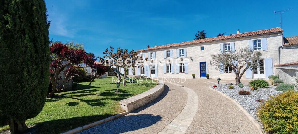 Maison 8 pièces 237 m² · à Saintes · 237 m² · 595 000 €