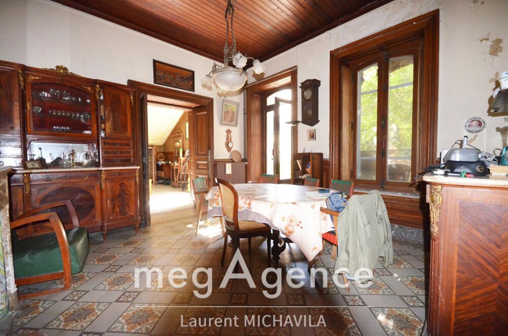 ??Maison de maître exceptionnelle de 300m2 avec jardin sur une parcelle de 536m2 à restaurer