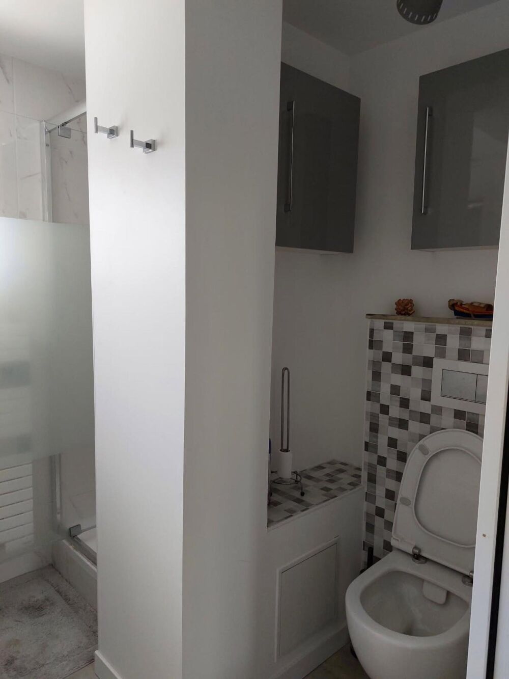 Vente Appartement Toulouse, situé dans le quartier Guilhemery ,appartement T3 renové avec balcon , avec place de parking aérien et une cave Toulouse