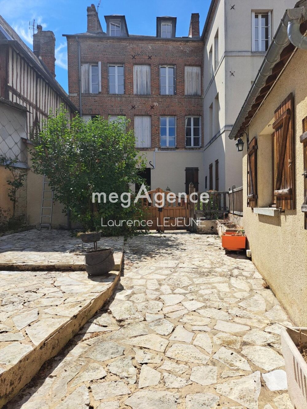 Vente Immeuble à ORBEC IMMEUBLE en monopropriété 7 appartements 1 boutique 1 local Orbec