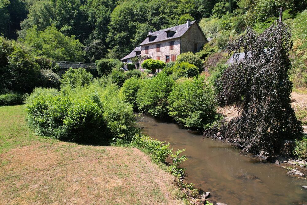 Propriété rare traversée par une rivière - Dépendances -Théatre de verdure