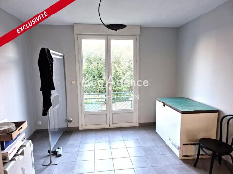   Commerce avec changement de destination possible + appartement, terrain loyer 1500€ HT 