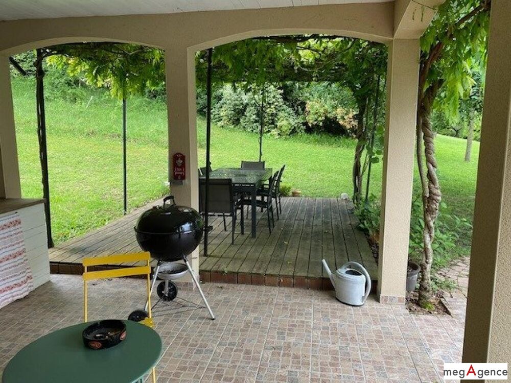 Vente Maison Maison familiale 5 chambres 131 m² dans un cadre verdoyant Mirambeau